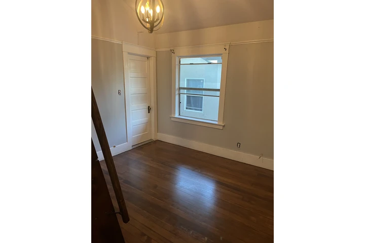 $995 : Boyle Heights 90063 cuarto image 4