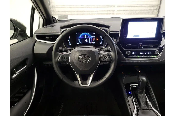 $25998 : Toyota Corolla Hatchback 202 image 10