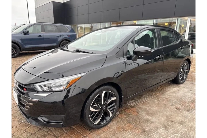 $17798 : 2023 Versa 1.6 SR image 1