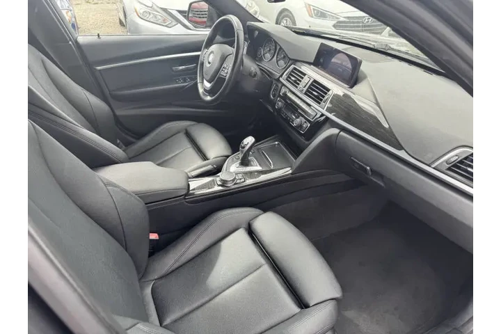 $14797 : 2017 BMW 3 Series 330i xDrive image 9