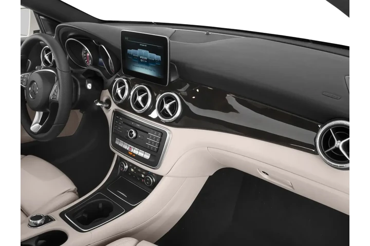 Mercedes-Benz CLA 2018 CLA 2 image 10
