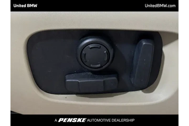 $17460 : Land Rover Discovery 2019 AW image 4