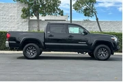 $38705 : Toyota Tacoma 2023 4x4 TRD P thumbnail