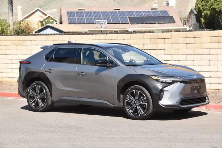 $23875 : 2023 bZ4X Limited image 2