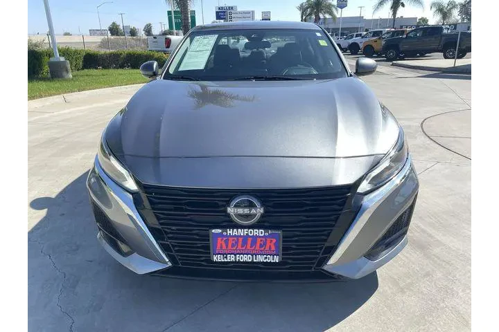 $18999 : Nissan Altima 2023 2.5 SV 4d image 3