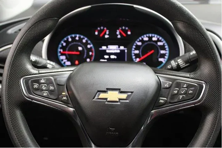 $19988 : Chevrolet Malibu 2023 LT 4dr image 8