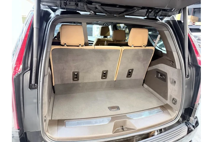 $81900 : 2023 CADILLAC ESCALADE image 1