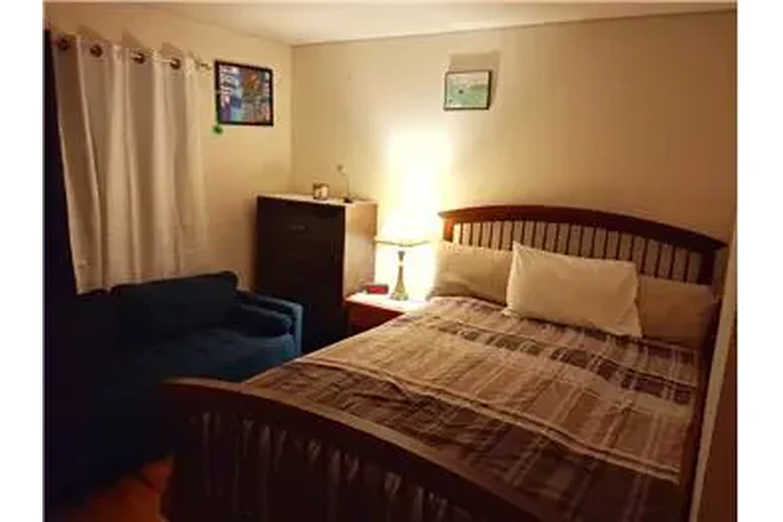 $1200 : Rental property with 1 bedro image 2