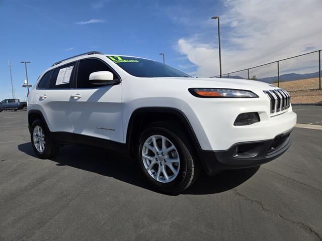 $14510 : Pre-Owned 2017 CHEROKEE LATIT image 1