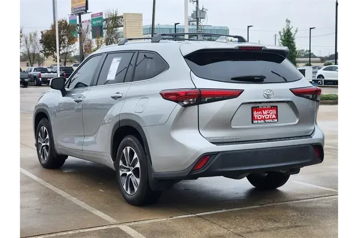 $31499 : Toyota Highlander 2023 L 4dr image 7