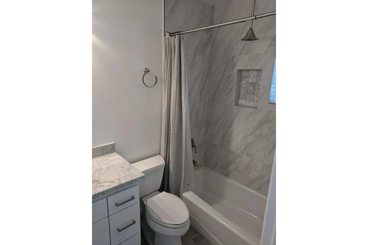 $600 : Home...Los Angeles, CA image 5