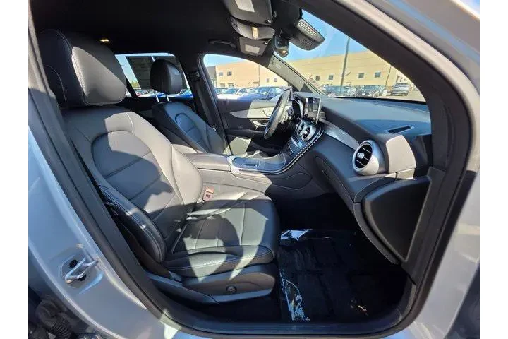 $26658 : Mercedes-Benz GLC 2021 GLC 3 image 10