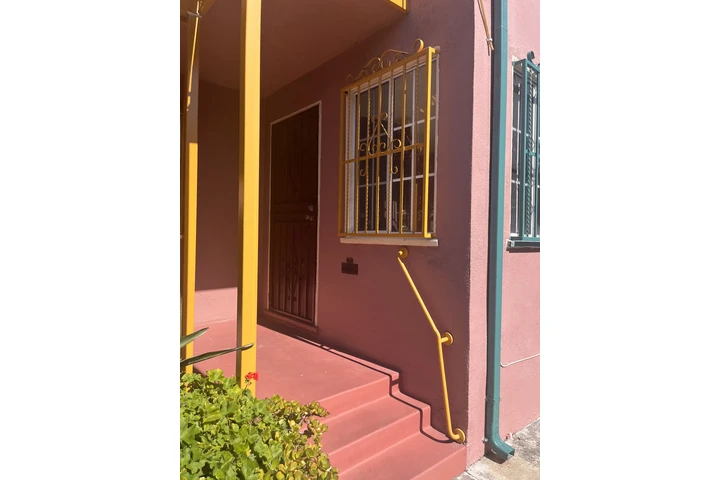 $2100 : Very spacious one bedroom apt image 1