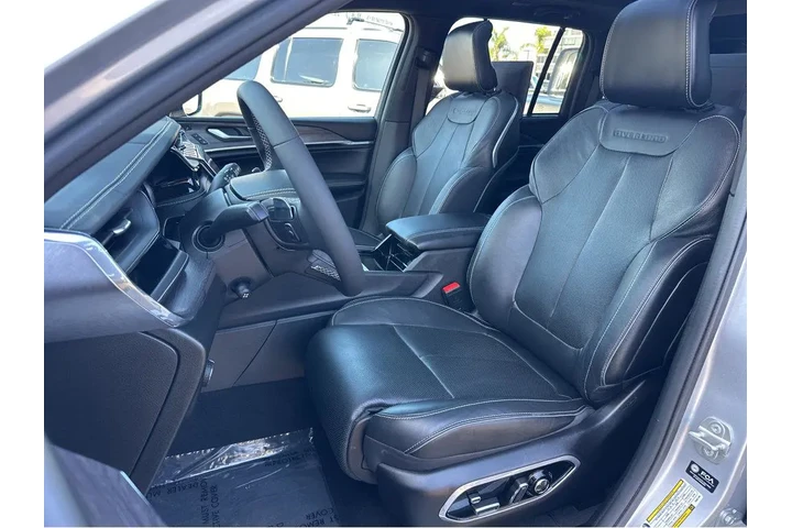 $34997 : 2023 Grand Cherokee 4xe Overl image 9