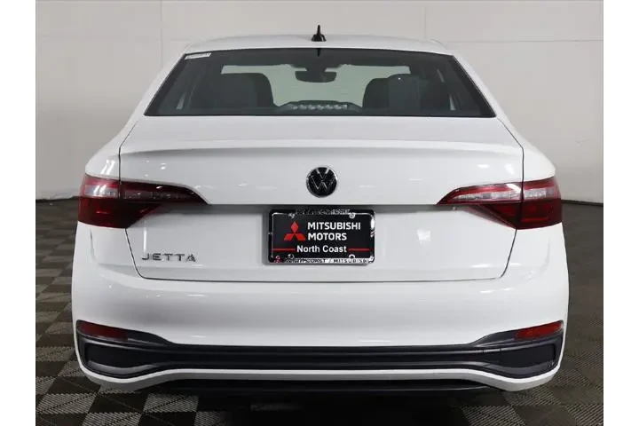 $18223 : Volkswagen Jetta 2023 Sport image 9