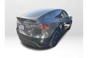 $26822 : Tesla Model Y 2024 Long Rang thumbnail