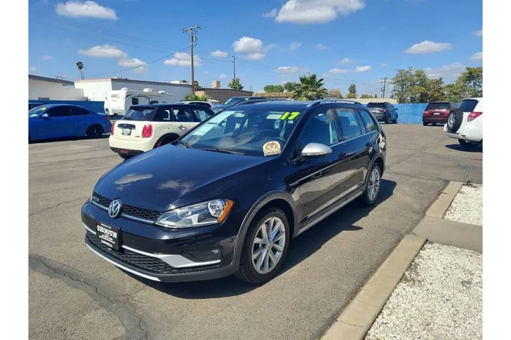 $13695 : 2017 Golf Alltrack image 2