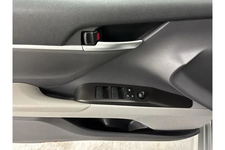 $21900 : Toyota Camry 2024 SE 4dr Sed image 5