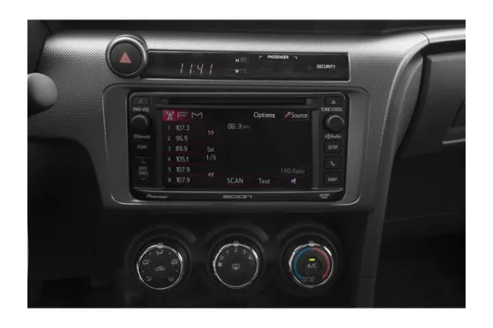 $12993 : Scion tC 2015 2dr Coupe 6A image 10