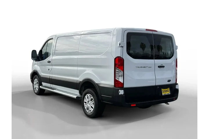 $32992 : Ford Transit 2024 250 3dr SW image 3
