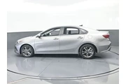 $16917 : Kia Forte 2022 FE 4dr Sedan thumbnail