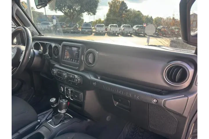 $27990 : Jeep Wrangler Unlimited 2021 image 10