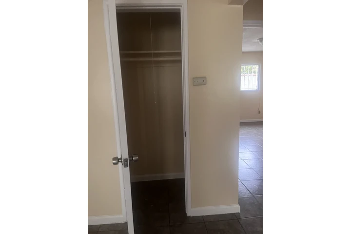 $2600 : Apartamento tipo casita image 8