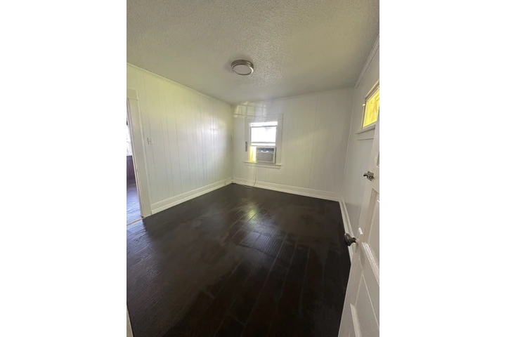 $2250 : Rento casita de 2 recamaras image 7