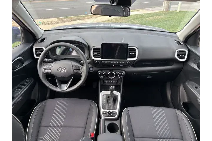 $23498 : Hyundai VENUE 2025 Limited 4 image 5