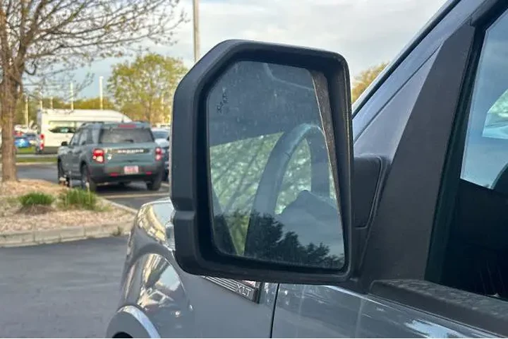 $32995 : Ford F-150 2020 4x4 Lariat 4 image 8