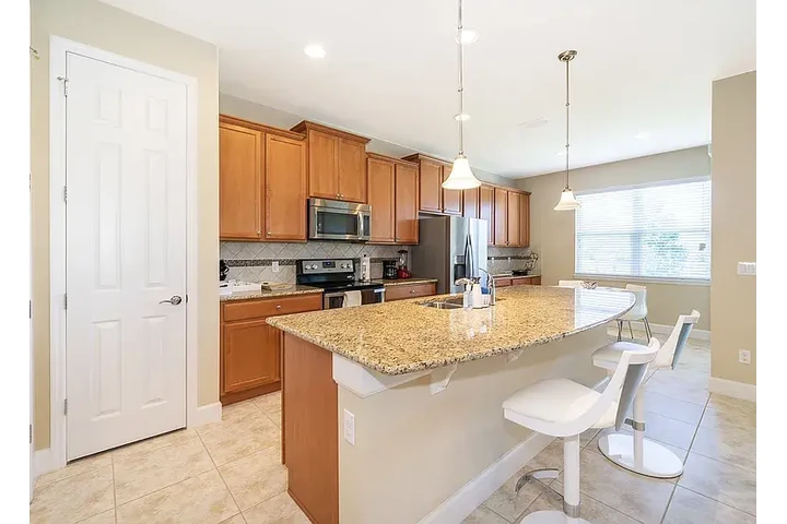 $2350 : HOUSE AVAILABLE IN ORLANDO FL image 3