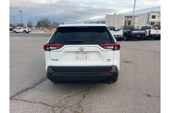 $23898 : Toyota RAV4 2023 AWD XLE 4dr image 7