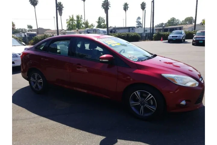 $8700 : 2014 Focus SE image 5