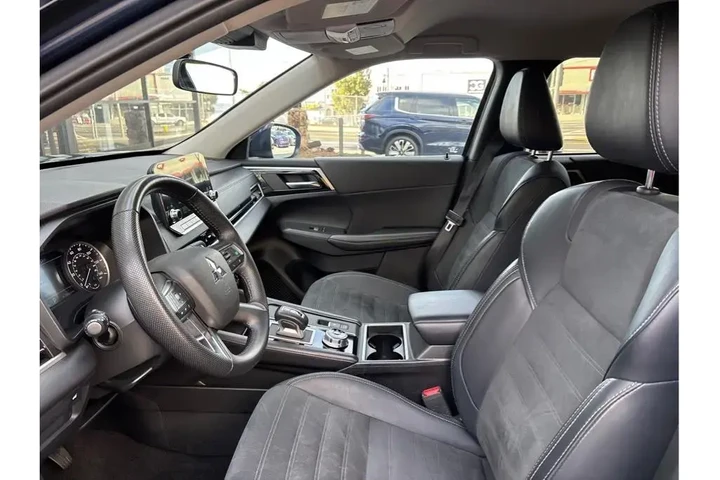 $26188 : Mitsubishi Outlander 2024 SE image 10