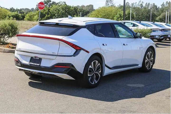 $27991 : Kia EV6 2024 GT-Line 4dr Cro image 5