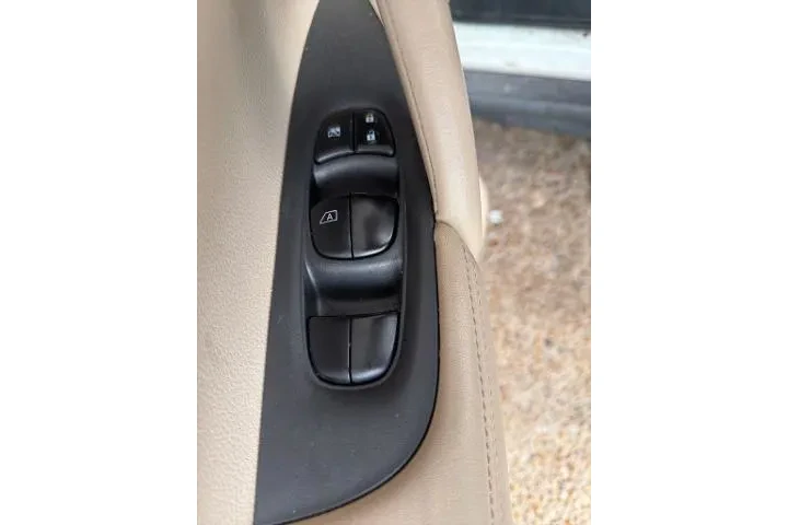 $12145 : Nissan Rogue 2018 S 4dr Cros image 5