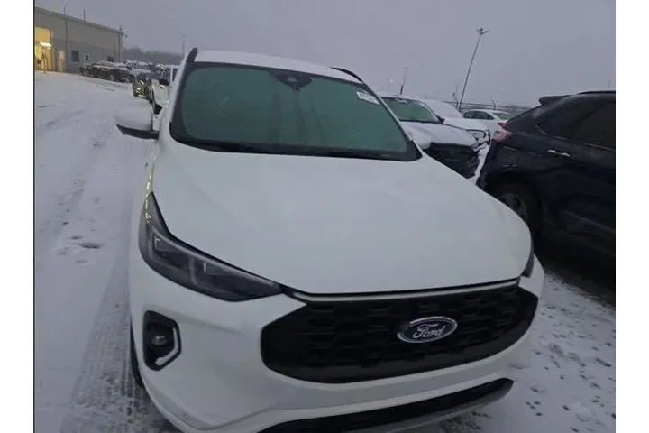 $28000 : Ford Escape 2023 AWD ST-Line image 4