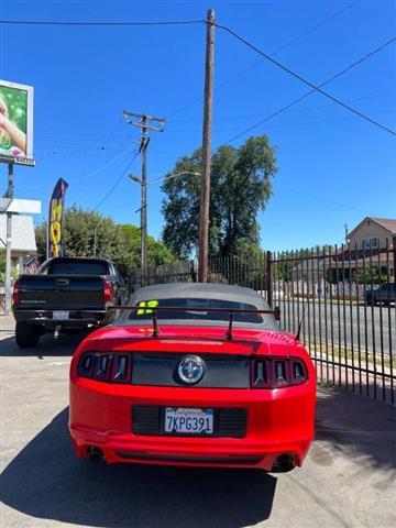 2013 Mustang V6 Premium image 4