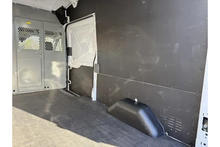 $33985 : Ford Transit 2023 250 3dr LW image 9