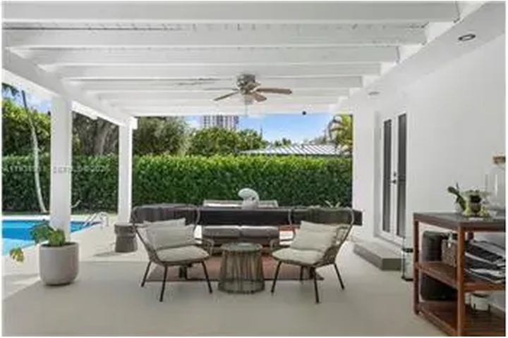 $12000 : Rental property with 3 bedro image 3