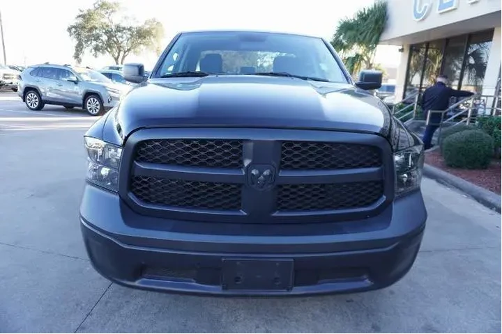 $24988 : Ram 1500 Classic 2022 4x2 Tr image 2