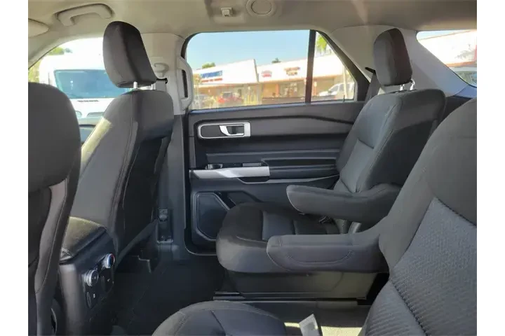 $27691 : Ford Explorer 2023 XLT 4dr S image 9