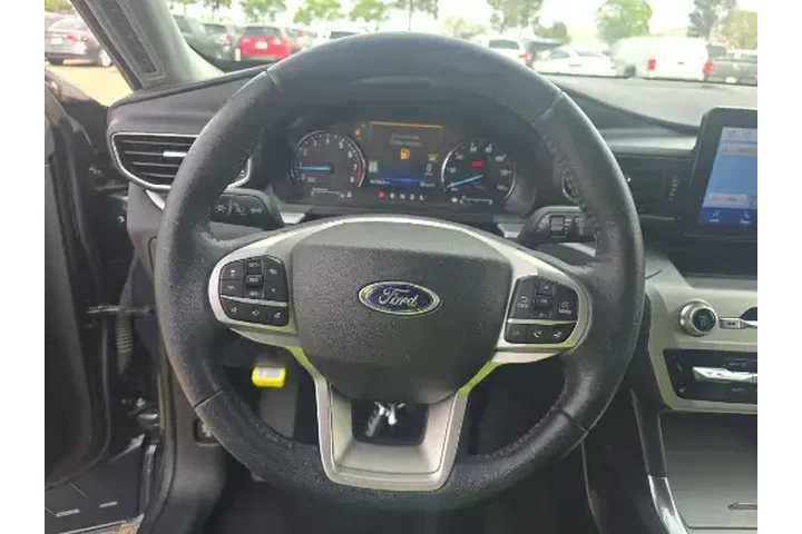 $32950 : Ford Explorer 2022 AWD XLT 4 image 10