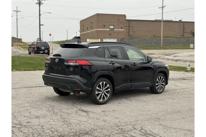 $17650 : 2022 Corolla Cross XLE image 3