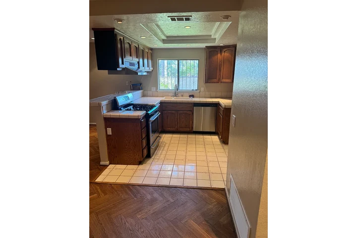 $1500 : Rancho Cucamonga Renta image 2