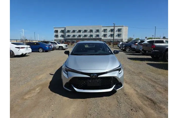 $29900 : Toyota Corolla Hatchback 202 image 2