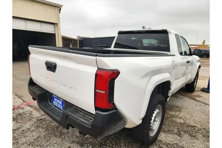 $27500 : Toyota Tacoma 2024 4x2 SR 2d image 3