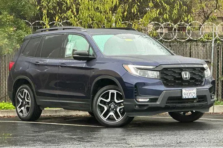 $33875 : Honda Passport 2023 AWD Elit image 2