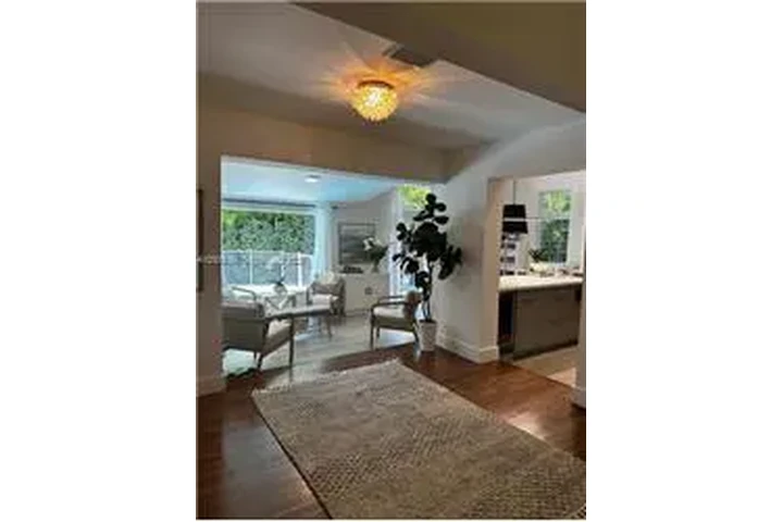 $9950 : Rental property with 3 bedro image 7