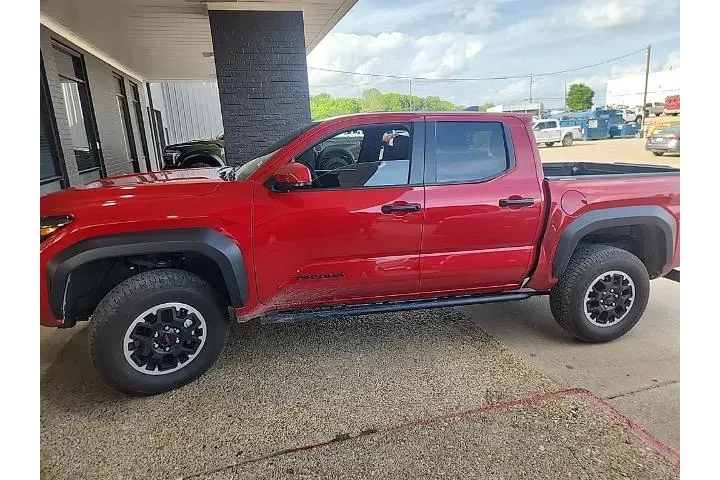 $39182 : Toyota Tacoma 2025 4x4 SR5 4 image 7